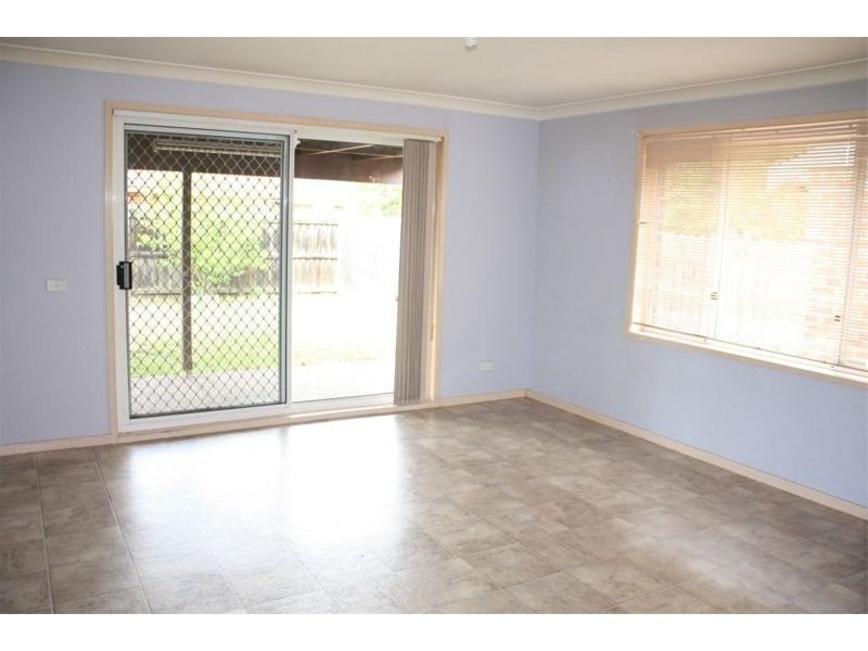 16 Clarendon Court, Wattle Grove NSW 2173