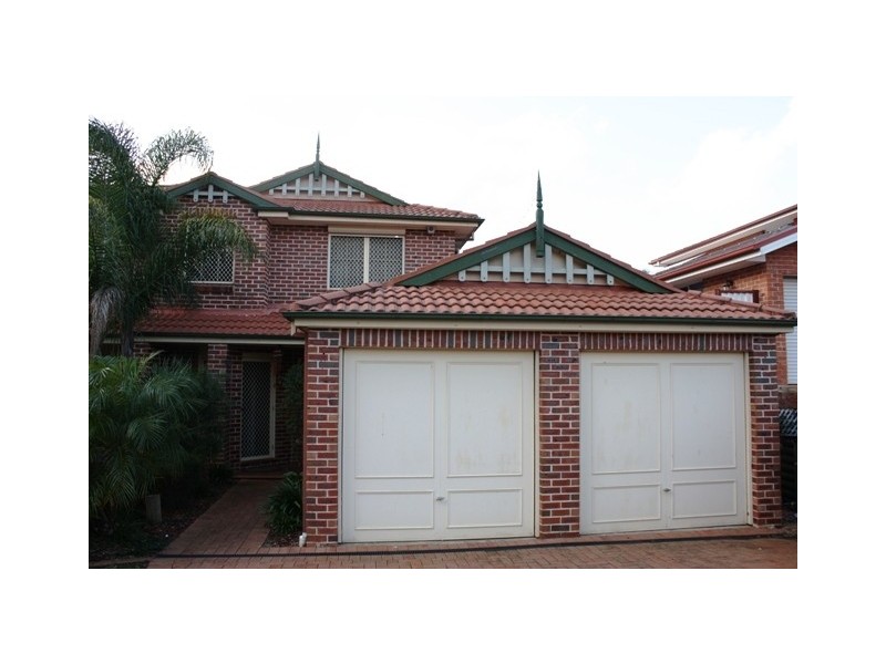 101 Pine Rd, Casula NSW 2170