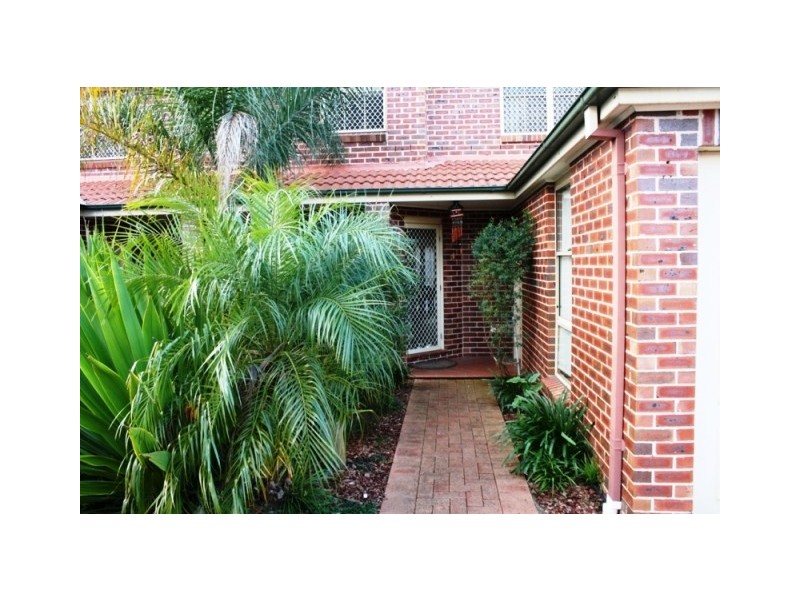 101 Pine Rd, Casula NSW 2170