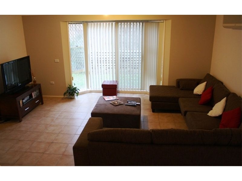 101 Pine Rd, Casula NSW 2170