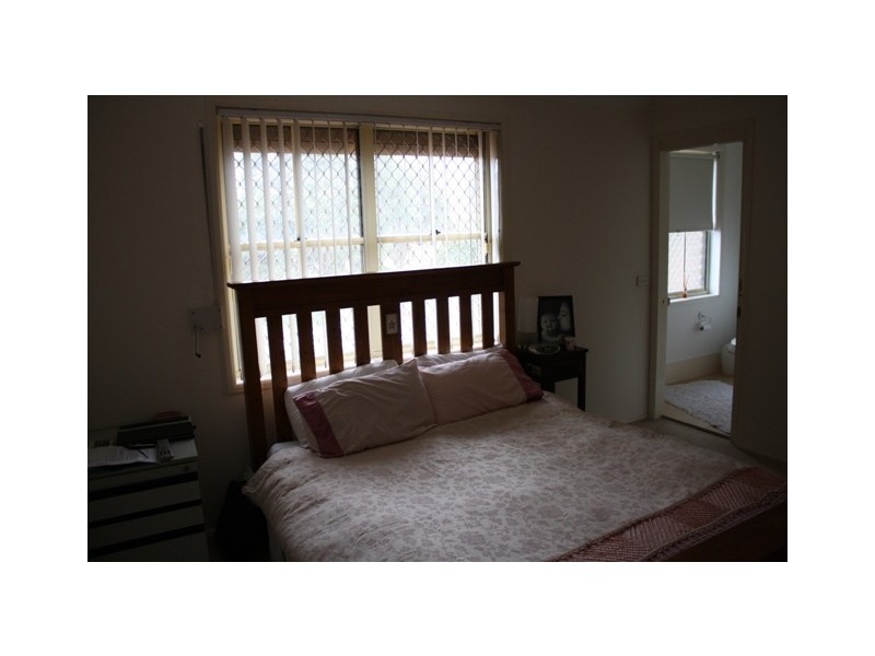 101 Pine Rd, Casula NSW 2170