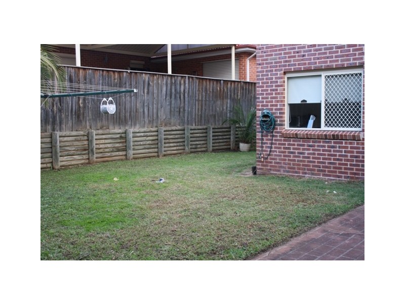 101 Pine Rd, Casula NSW 2170