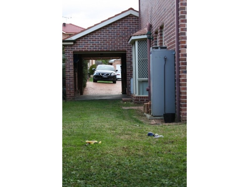 101 Pine Rd, Casula NSW 2170