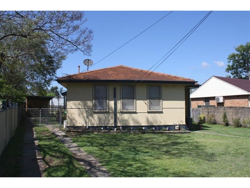 23 Huon Cres, Holsworthy NSW 2173