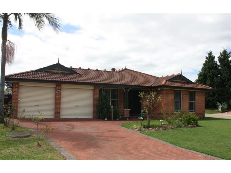 22 Morton Crt, Wattle Grove NSW 2173