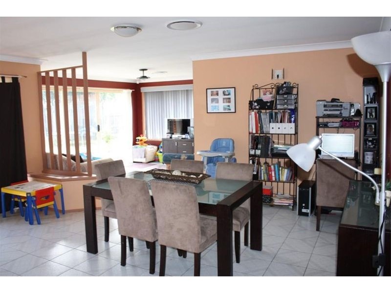 22 Morton Crt, Wattle Grove NSW 2173