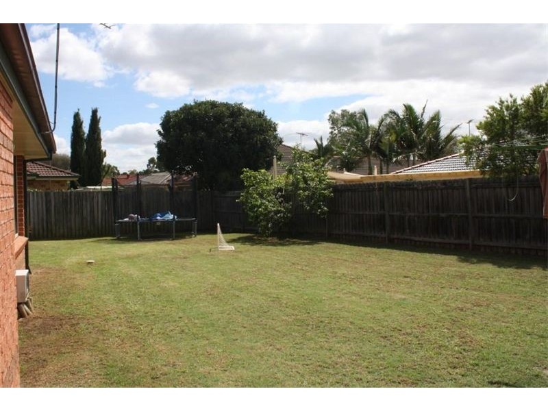22 Morton Crt, Wattle Grove NSW 2173