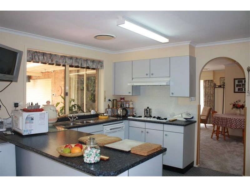 28  Woburn Abbey Crt, Wattle Grove NSW 2173