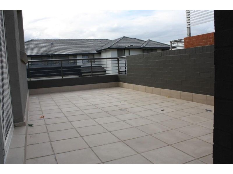 2/4 Parkwood Road, Holsworthy NSW 2173