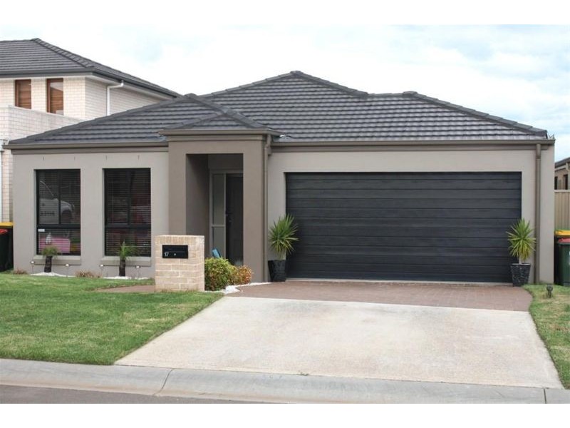 17  William Mahoney St, Prestons NSW 2170