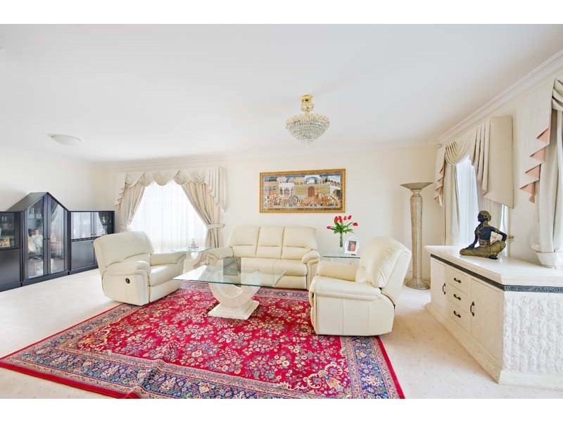 17 Pelorus Ave, Voyager Point NSW 2172