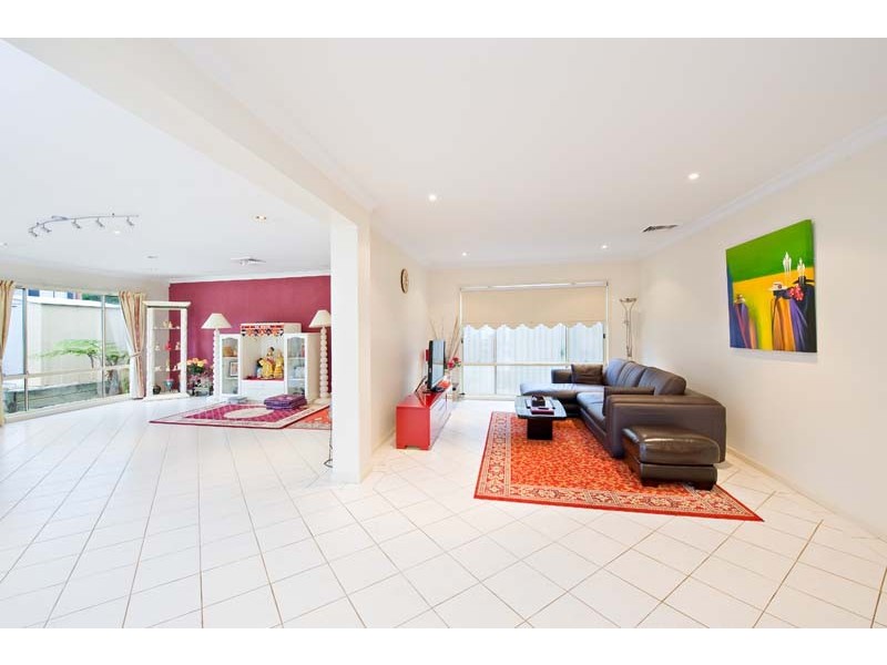17 Pelorus Ave, Voyager Point NSW 2172
