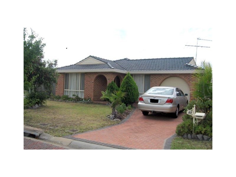 44 Daintree Drive, Wattle Grove NSW 2173