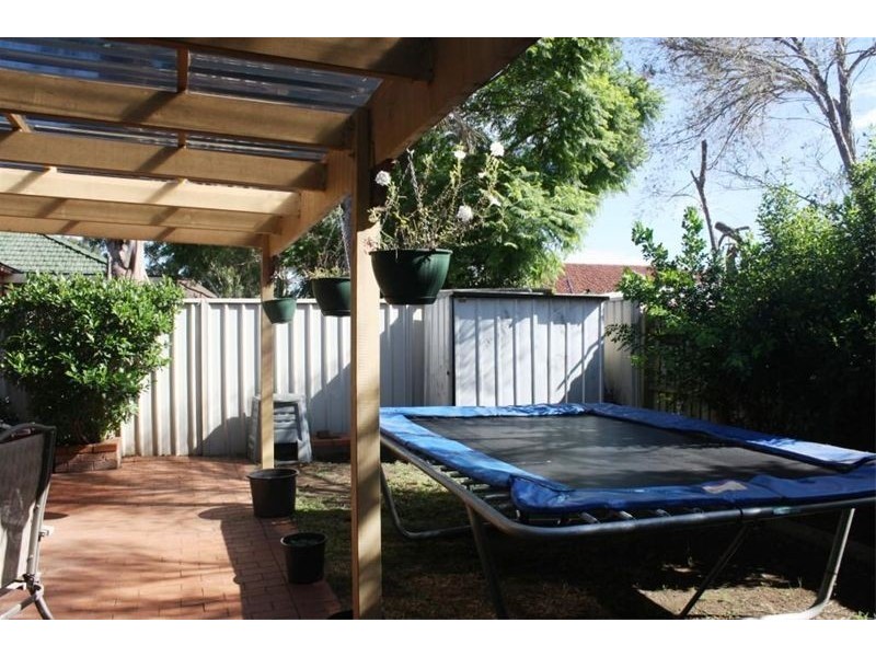 16 Lanyon Court, Wattle Grove NSW 2173