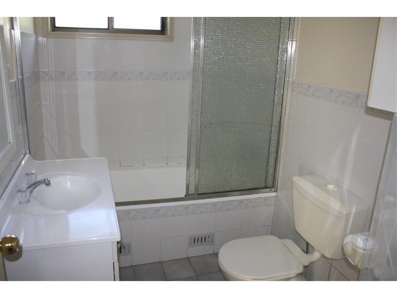 11 Tarakan Crt, Holsworthy NSW 2173