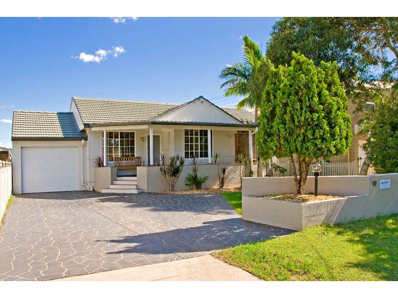 10  Damour Street, Holsworthy NSW 2173