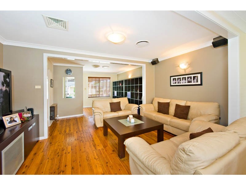 10  Damour Street, Holsworthy NSW 2173