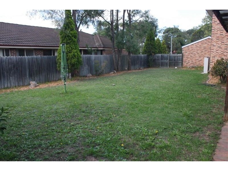 25  Delfin Dr, Wattle Grove NSW 2173