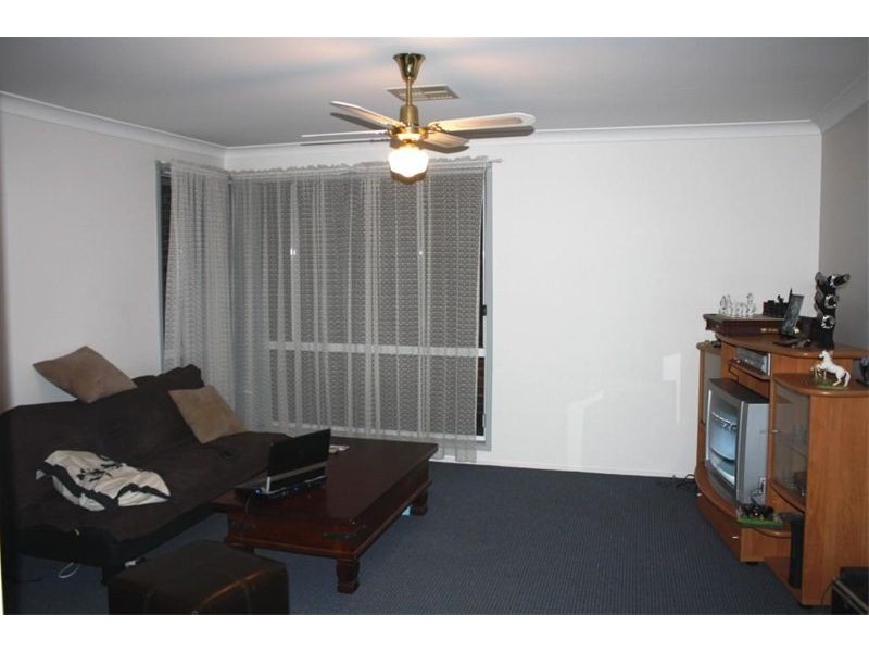 13 Gracemere Crt, Wattle Grove NSW 2173