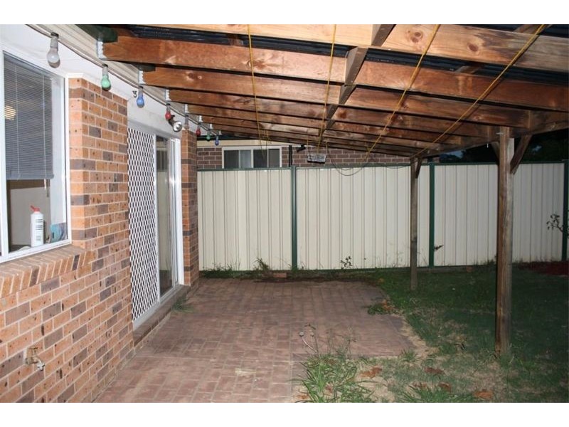 13 Gracemere Crt, Wattle Grove NSW 2173