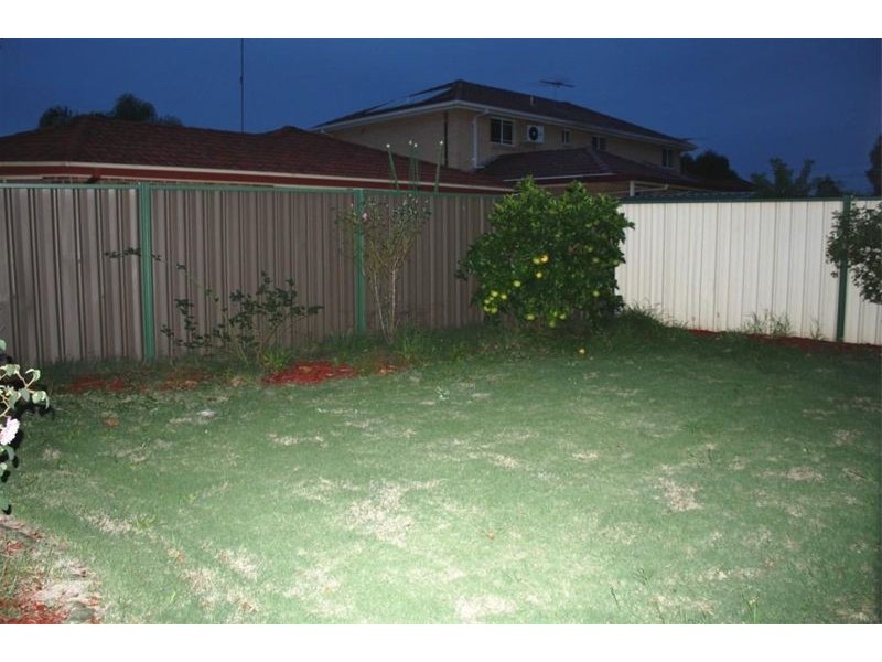 13 Gracemere Crt, Wattle Grove NSW 2173