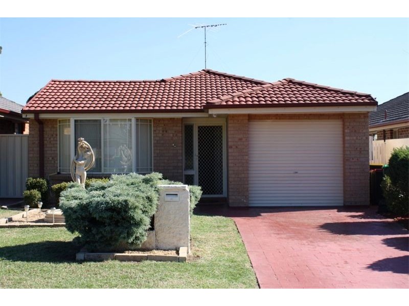 22 Chauvel Ave, Wattle Grove NSW 2173