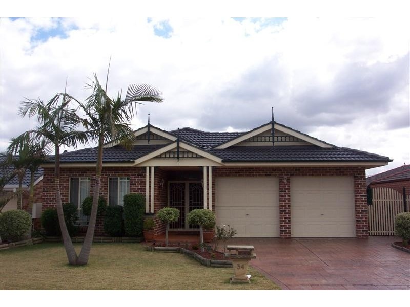 34 Lyndhurst Crt, Wattle Grove NSW 2173