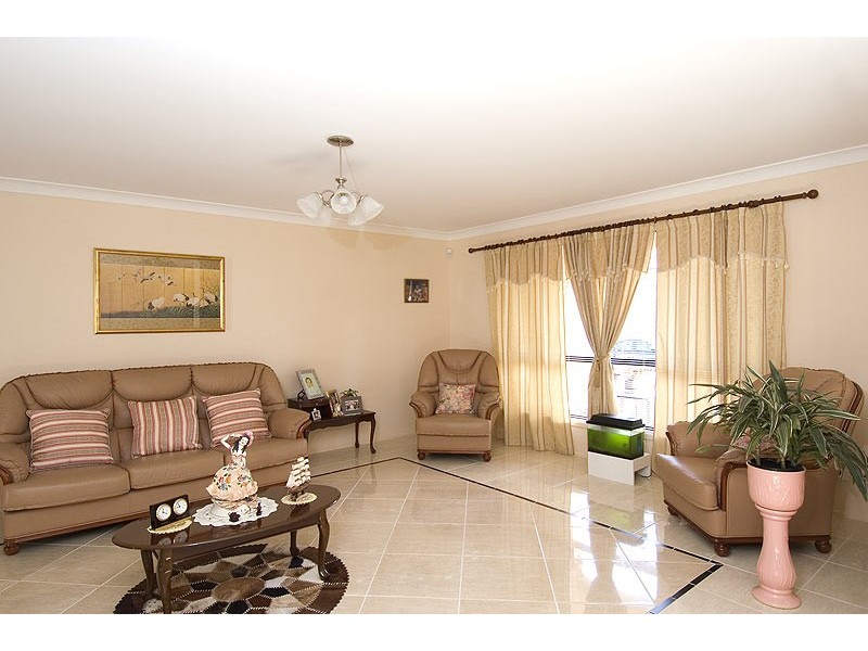 5 Punctata Crt, Voyager Point NSW 2172