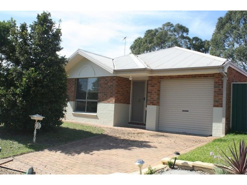 11 Corryton Crt, Wattle Grove NSW 2173