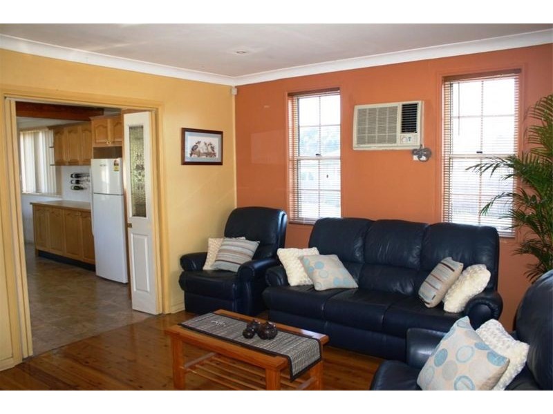 37  Miri Cres, Holsworthy NSW 2173