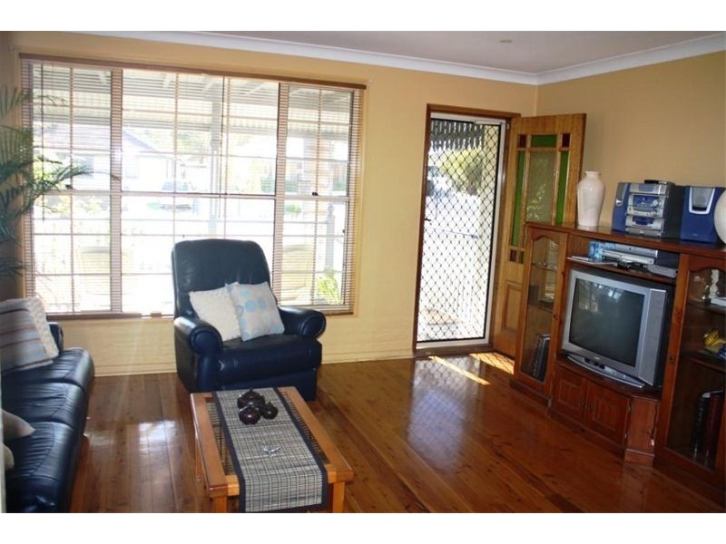 37  Miri Cres, Holsworthy NSW 2173