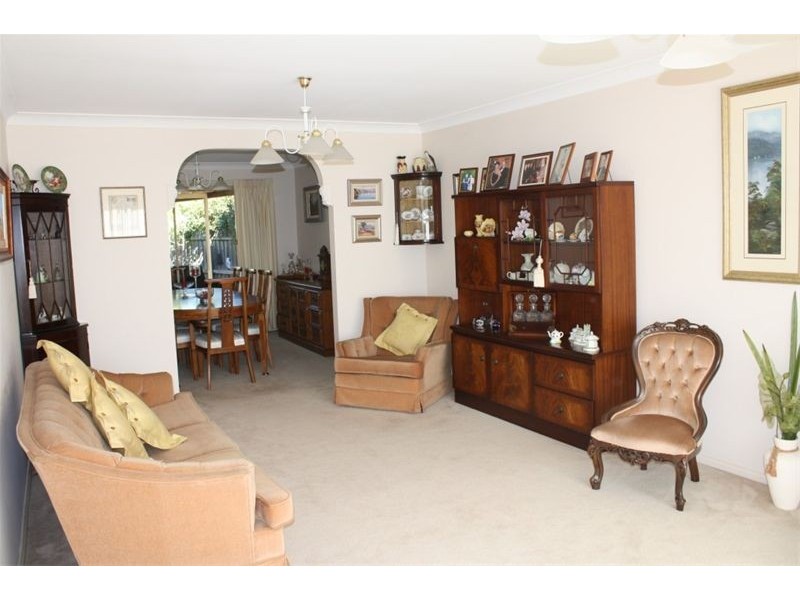 19  Jimbour Crt, Wattle Grove NSW 2173