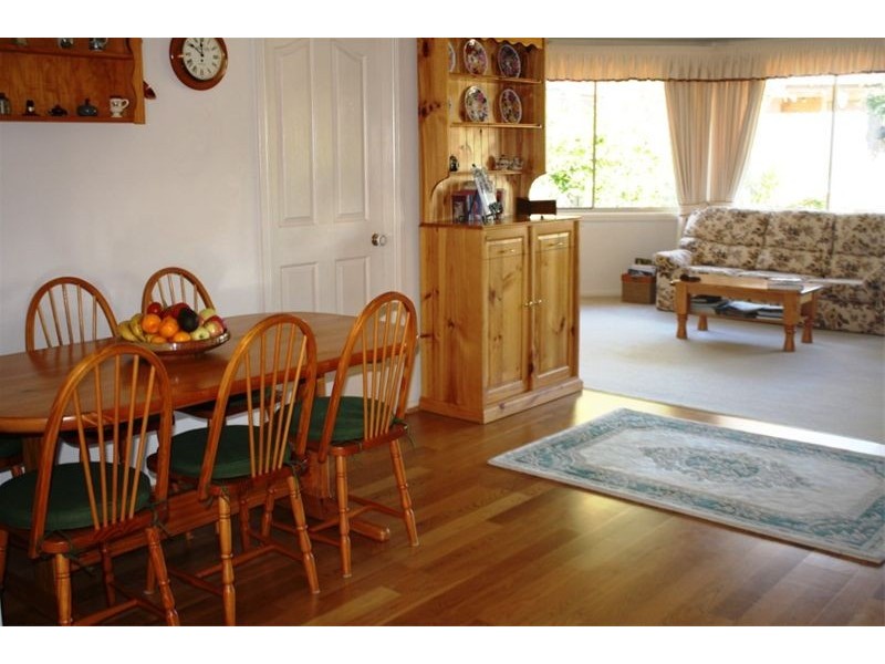 19  Jimbour Crt, Wattle Grove NSW 2173