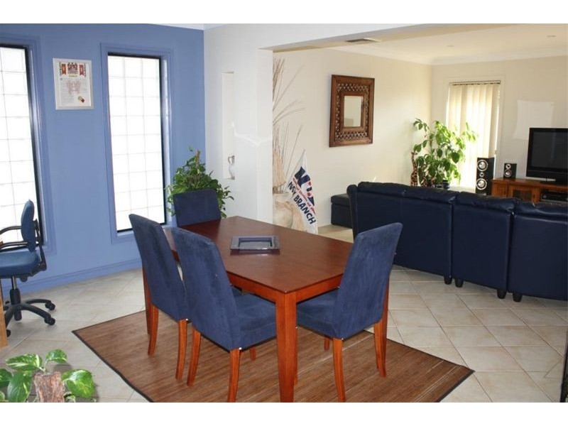 8 Challenger St, Voyager Point NSW 2172