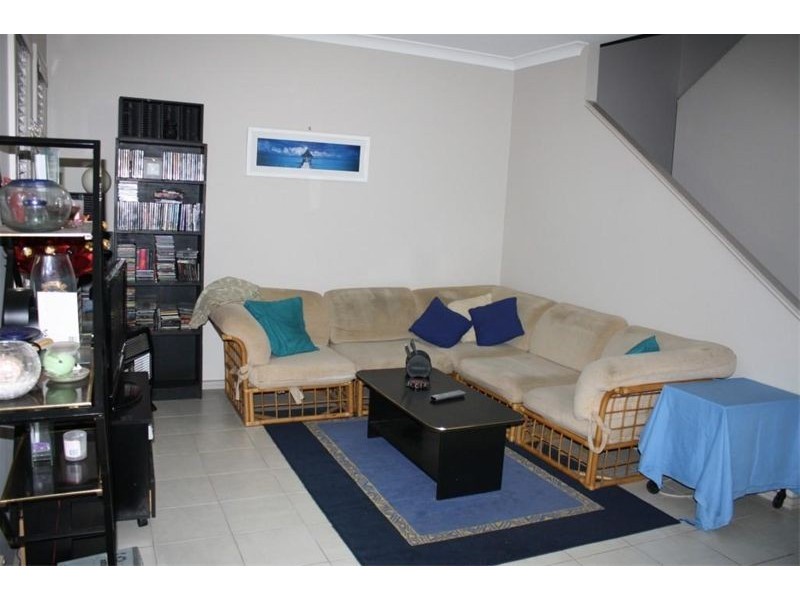 3/20 Continua Crt, Wattle Grove NSW 2173