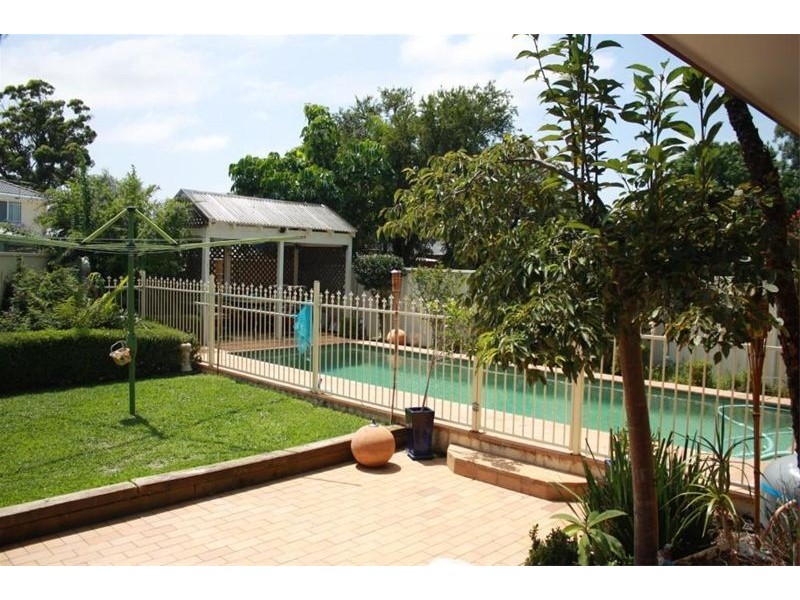 2 Maddecks Ave, Moorebank NSW 2170