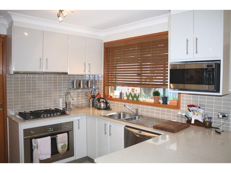 18  Wimbledon Crt, Wattle Grove NSW 2173