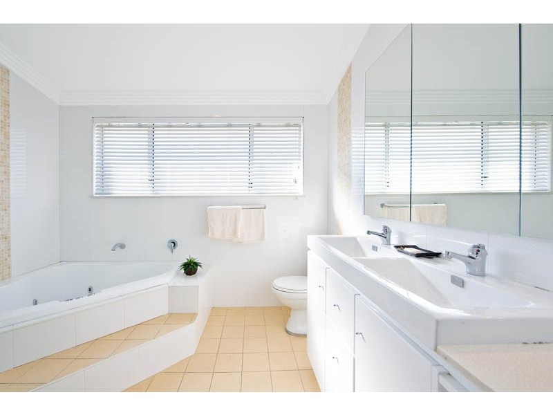 1 Witham Place, Chipping Norton NSW 2170