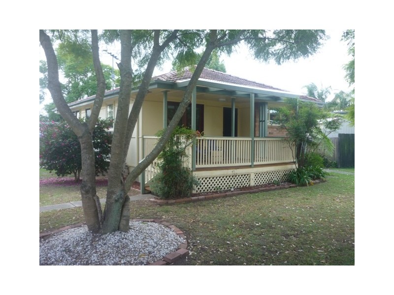 28 Salamaua Cres, Holsworthy NSW 2173