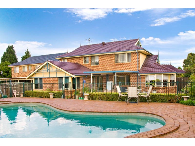 2 Eildon Court, Wattle Grove NSW 2173