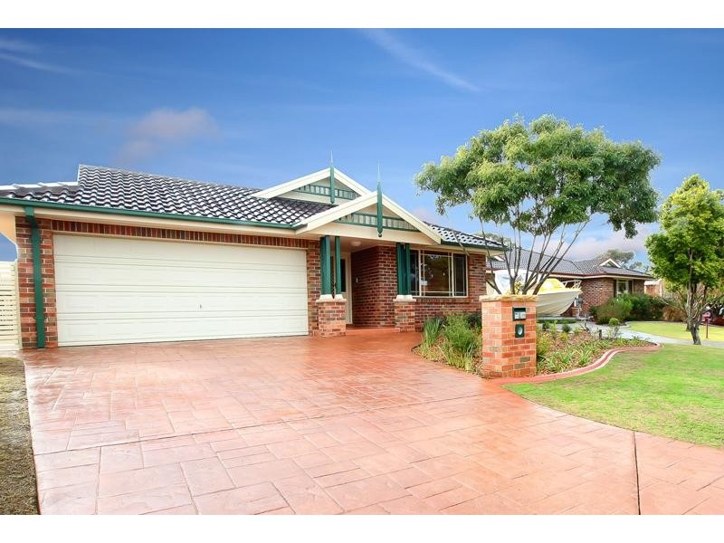 19 Bundarra Crt, Wattle Grove NSW 2173