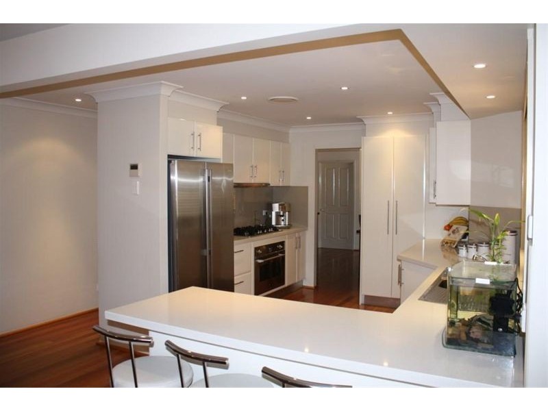 19 Bundarra Crt, Wattle Grove NSW 2173