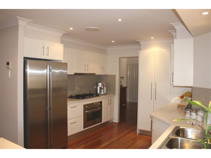 19 Bundarra Crt, Wattle Grove NSW 2173