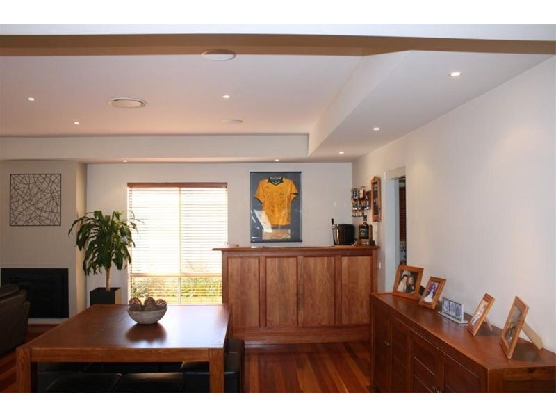 19 Bundarra Crt, Wattle Grove NSW 2173