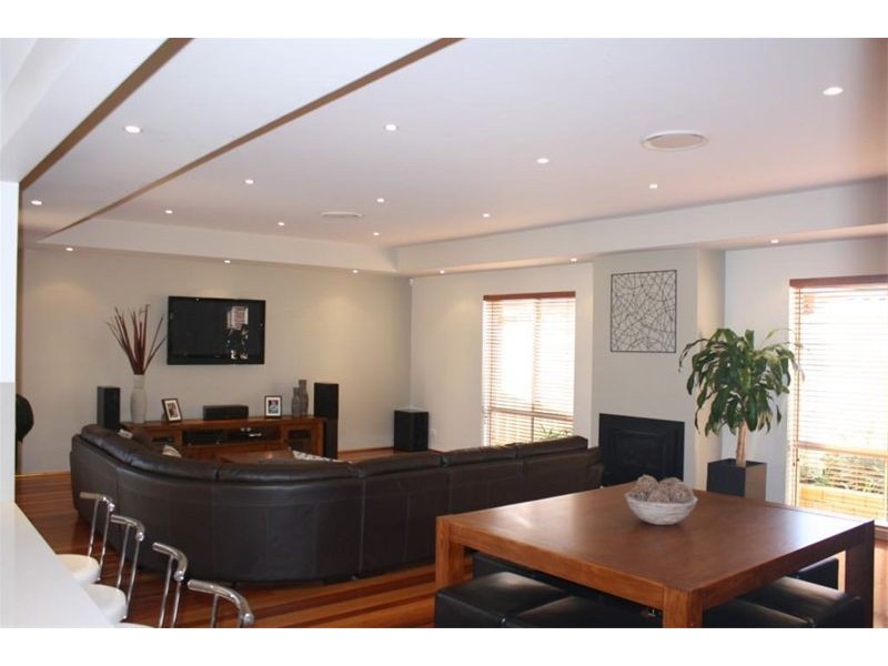 19 Bundarra Crt, Wattle Grove NSW 2173