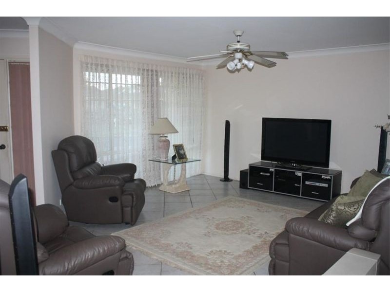 13 Brickendon Crt, Wattle Grove NSW 2173