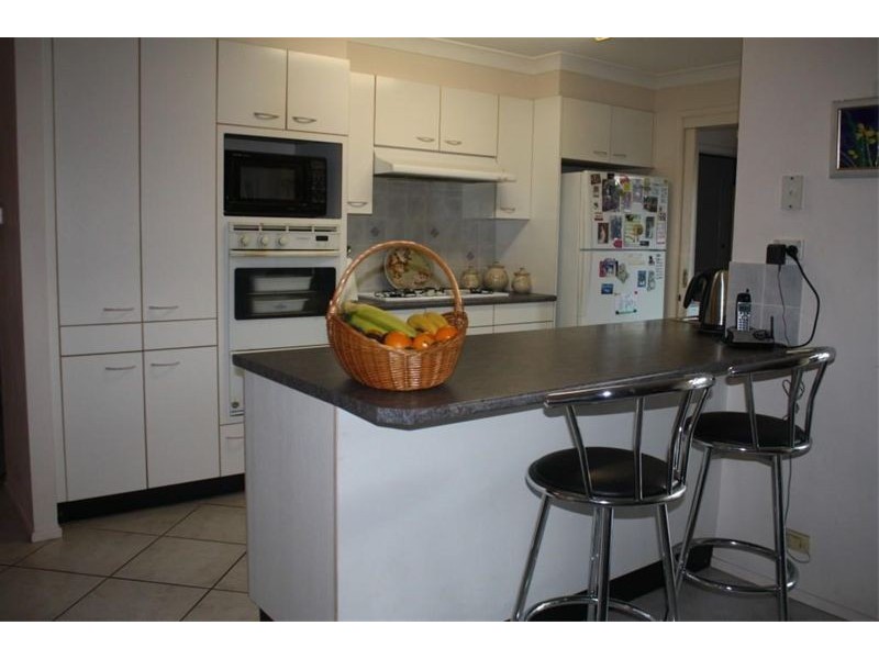 13 Brickendon Crt, Wattle Grove NSW 2173