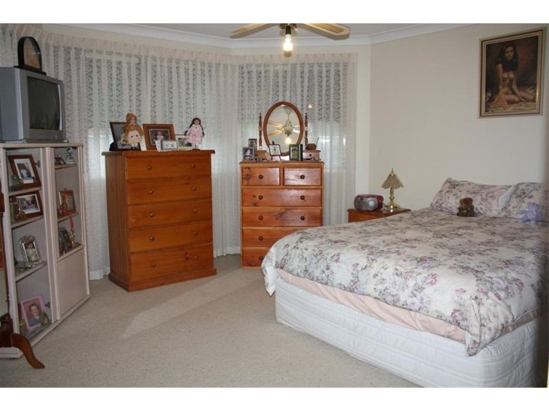 13 Brickendon Crt, Wattle Grove NSW 2173