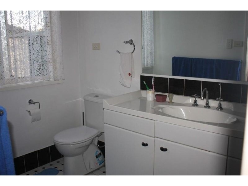 13 Brickendon Crt, Wattle Grove NSW 2173