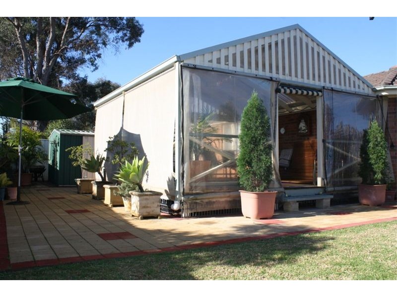 13 Brickendon Crt, Wattle Grove NSW 2173